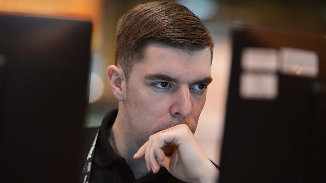 こんな社員のPCは会社に監視されているかも